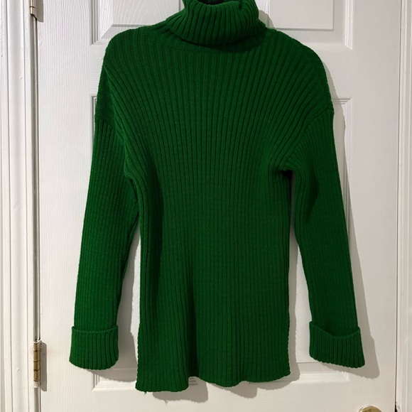 Green Turtleneck Sweater NWOT - Picture 3 of 4